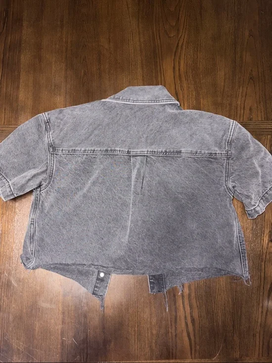 Cropped Gray Denim Jacket with Front Pockets size L - Picture 5 of 6